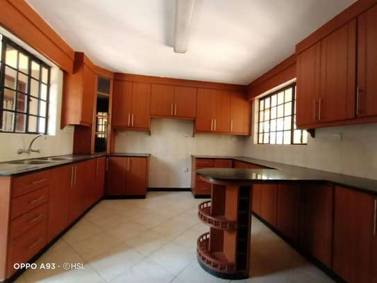 5 Bed Townhouse with Garden in Lavington image 1