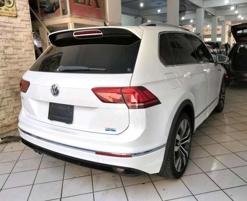 Volkswagen tiguan 2019model sunroof R-line image 10