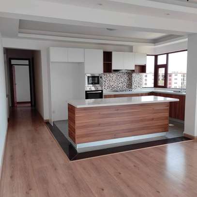 1 Bed Apartment with En Suite in Kilimani image 2