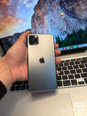 Apple iPhone 11 pro max 256GB with Face ID image 3