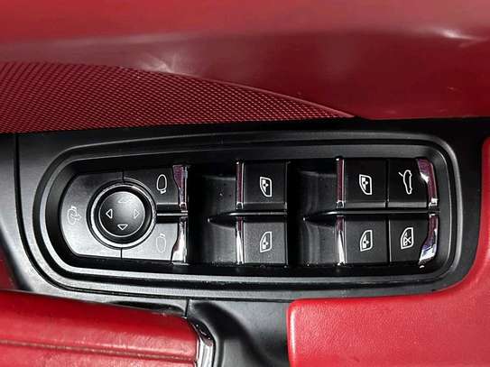 Porsche Cayenne Turbo 2018 image 4