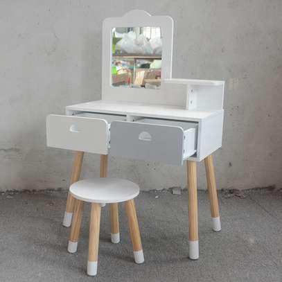 Dresser: White Dressing Table With Drawers In Ikonge image 6