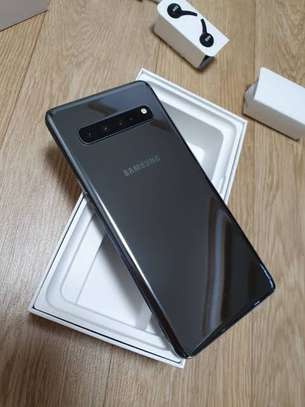 Samsung S10 5G image 4