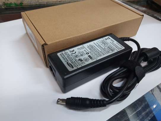 Adapter Samsung 19V 3.16A 60W 5.5 X 3.0mm AC Adapter image 2