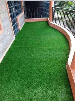 25mm well fitted artificial grass carpet image 1