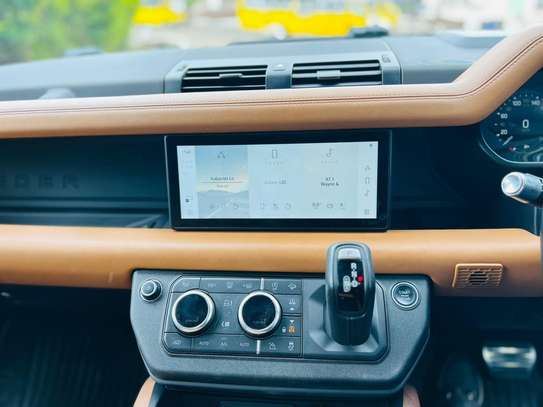 LAND ROVER DEFENDER image 8
