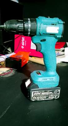 Makita drill image 1
