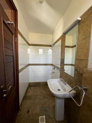 3 Bed Apartment with En Suite in Riverside image 9