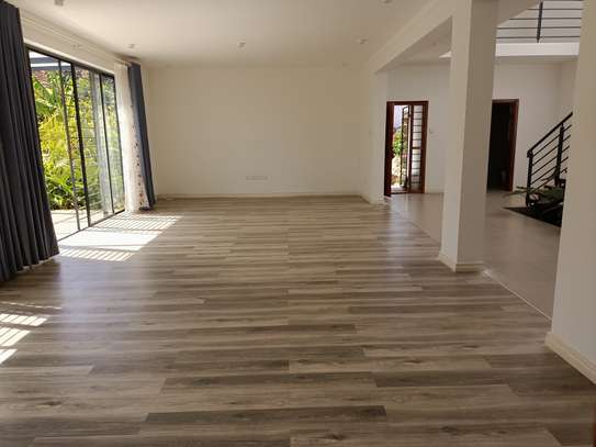 4 bedroom house for rent in Runda image 9