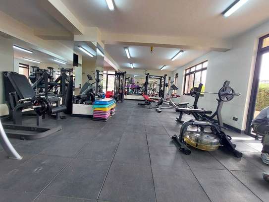3 Bed Apartment with En Suite at Riverside Drive image 14