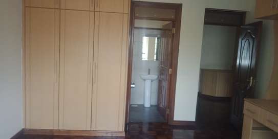 4 Bed Apartment with En Suite in Westlands Area image 5