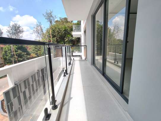 3 Bed Apartment with En Suite at Brookside Drive image 14