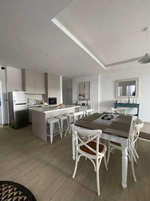 3 Bed Apartment with En Suite in Riverside image 12
