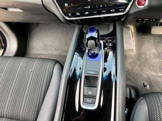 Honda Vezel hybrid image 9