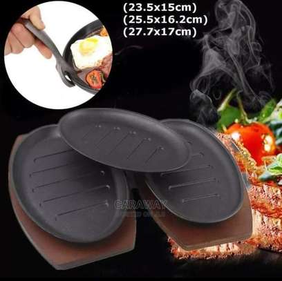 Sizzling Hot Plates With Wooden Board* image 1