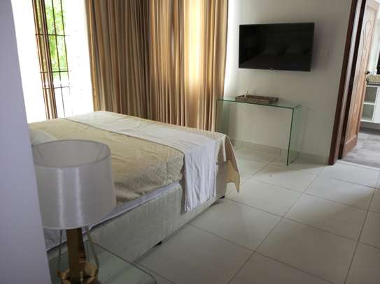 Serviced 3 Bed Apartment with En Suite at Nyali Road image 2
