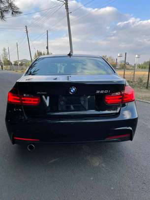 BMW 320i image 8