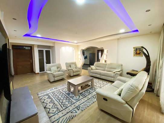 4 Bed Apartment with En Suite at Second Parklands Avenue image 18