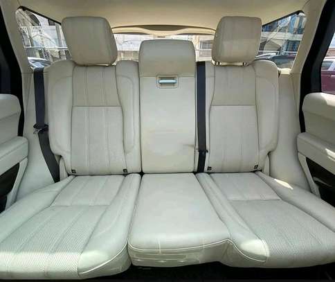 Land Rover Vogue 2018 Gold image 4