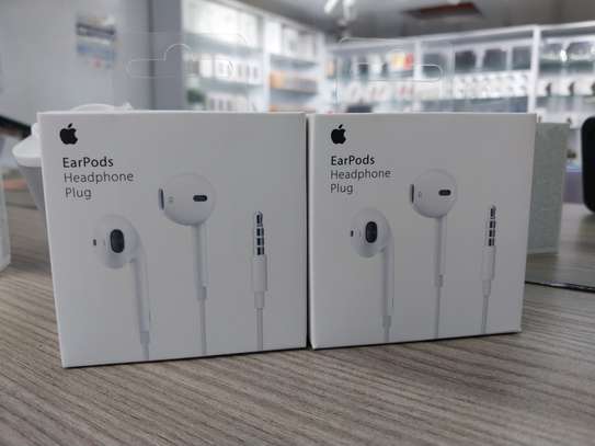 Official apple earpods top