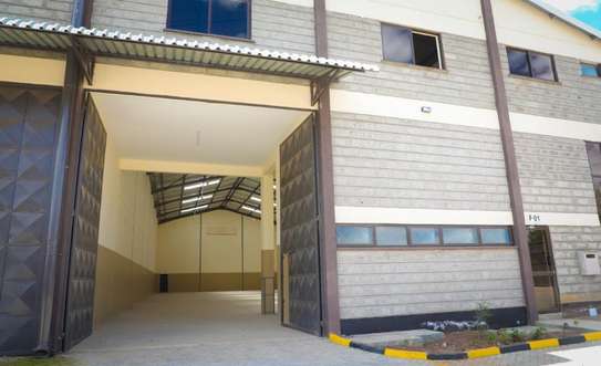 8400 ft² warehouse for rent in Mlolongo image 5
