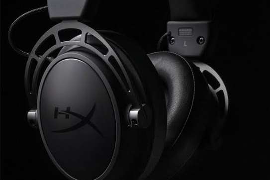 HyperX Cloud Alpha S Gaming Headset Noise canceling image 1