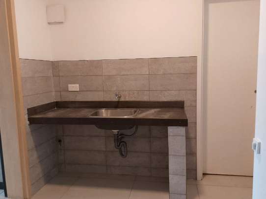 3 Bed Apartment with En Suite in Kilimani image 8