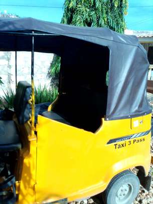 Tuk Tuk in very good condition NEGOTIABLE image 2