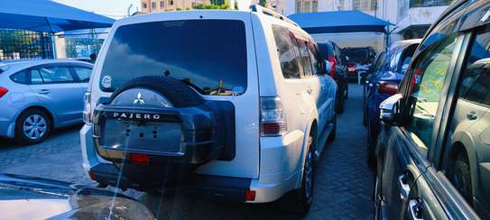 Mitsubishi Exceed DiT 2017 white image 7