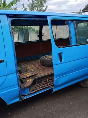 Toyota Hiace 5L matatu image 2