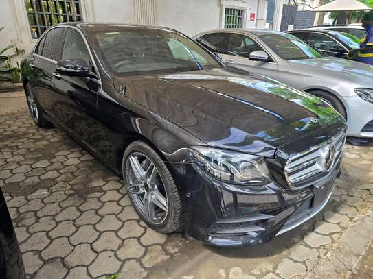 MERCEDES-BENZ E200 image 4
