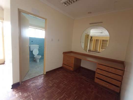 1.5 ac commercial property for rent in Riverside image 38