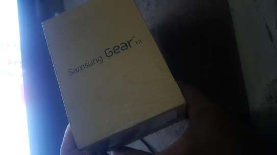 Samsung gear fit image 3
