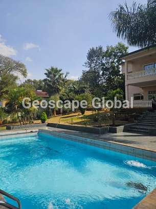 5 Bed House with En Suite in Spring Valley image 1