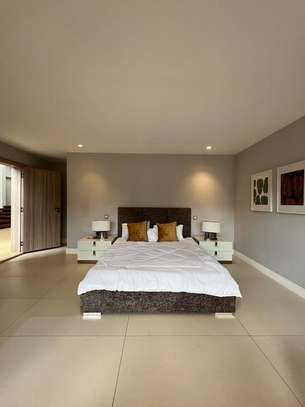 5 Bed House with En Suite at Runda image 9