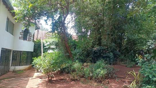 6 Bed Townhouse with Garden in Lavington image 2