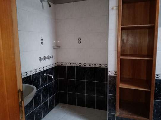 4 Bed Apartment with En Suite in Kilimani image 1
