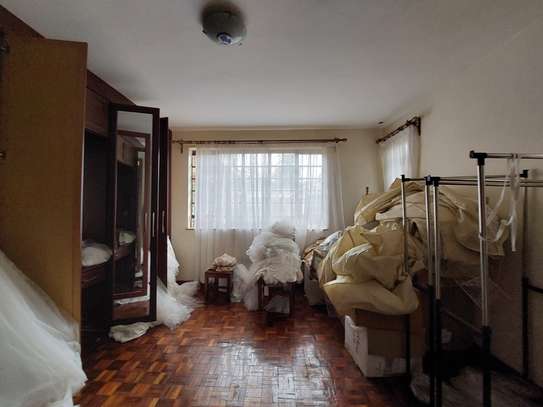 5 Bed House with En Suite at Flem Tree Runda image 10