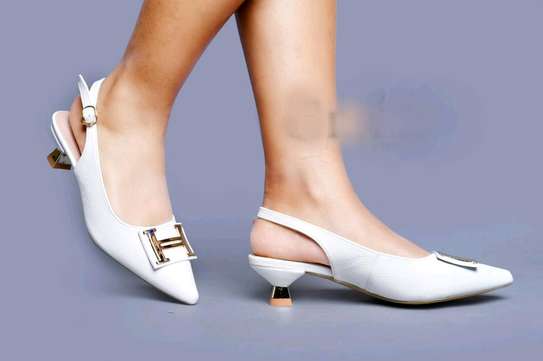 Low heel open shoes image 5