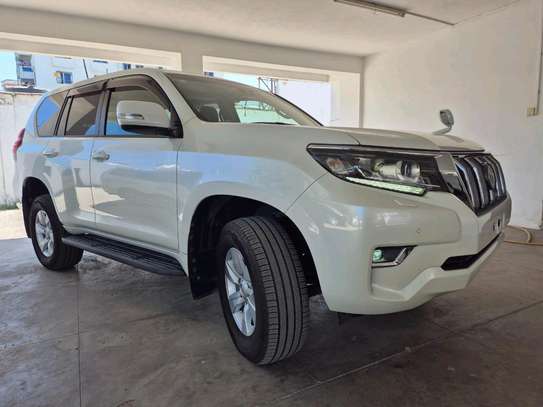 Toyota land Cruiser Prado image 5