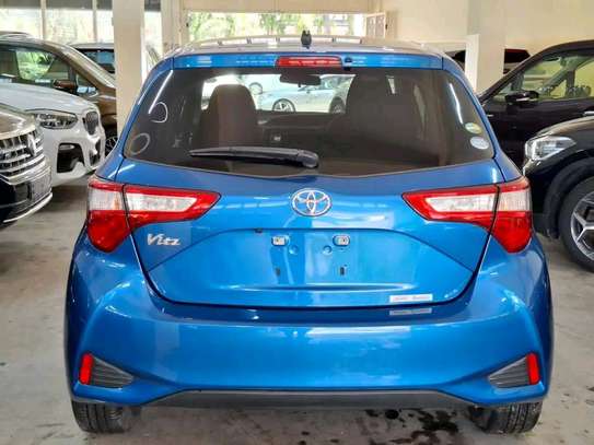 Toyota vitz  blue image 2