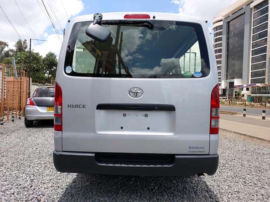 Toyota Hiace image 6