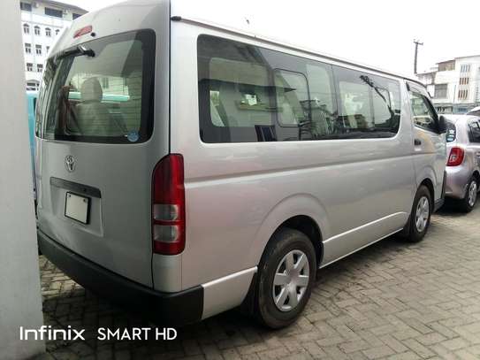 Toyota Hiace auto Petrol model 2015 7L image 3