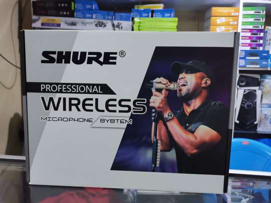 Shure wireless microphone image 3