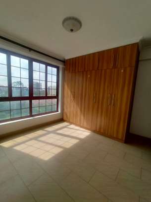 3 Bed Apartment with En Suite in Kilimani image 9