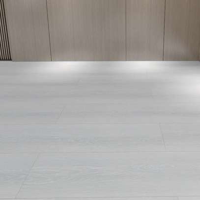 laminate flooring image 2