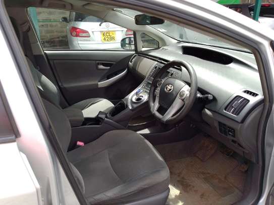 CLEAN Toyota Prius (2010) AVAILABLE FOR SALE image 14