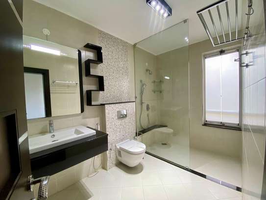 3 Bed Apartment with En Suite in Riverside image 4
