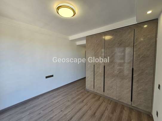 2 Bed Apartment with En Suite in Riverside image 12