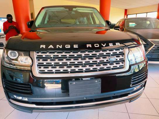 Land Rover Vogue Petrol 2017 black image 1